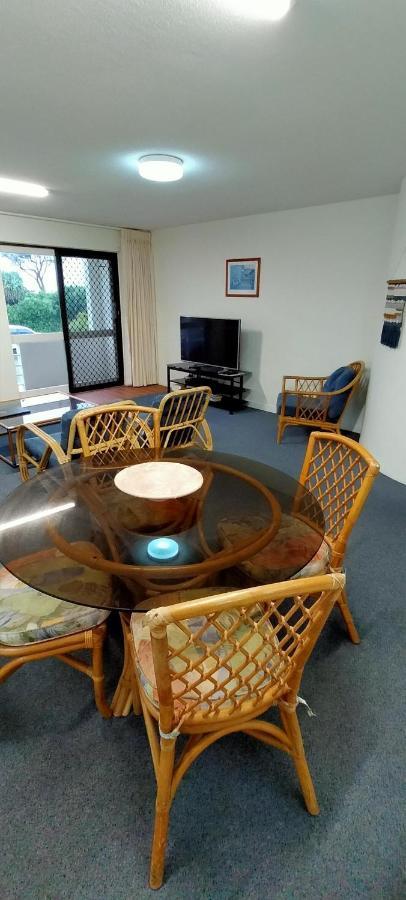 Camargue Beachfront Apartments Maroochydore Exteriör bild