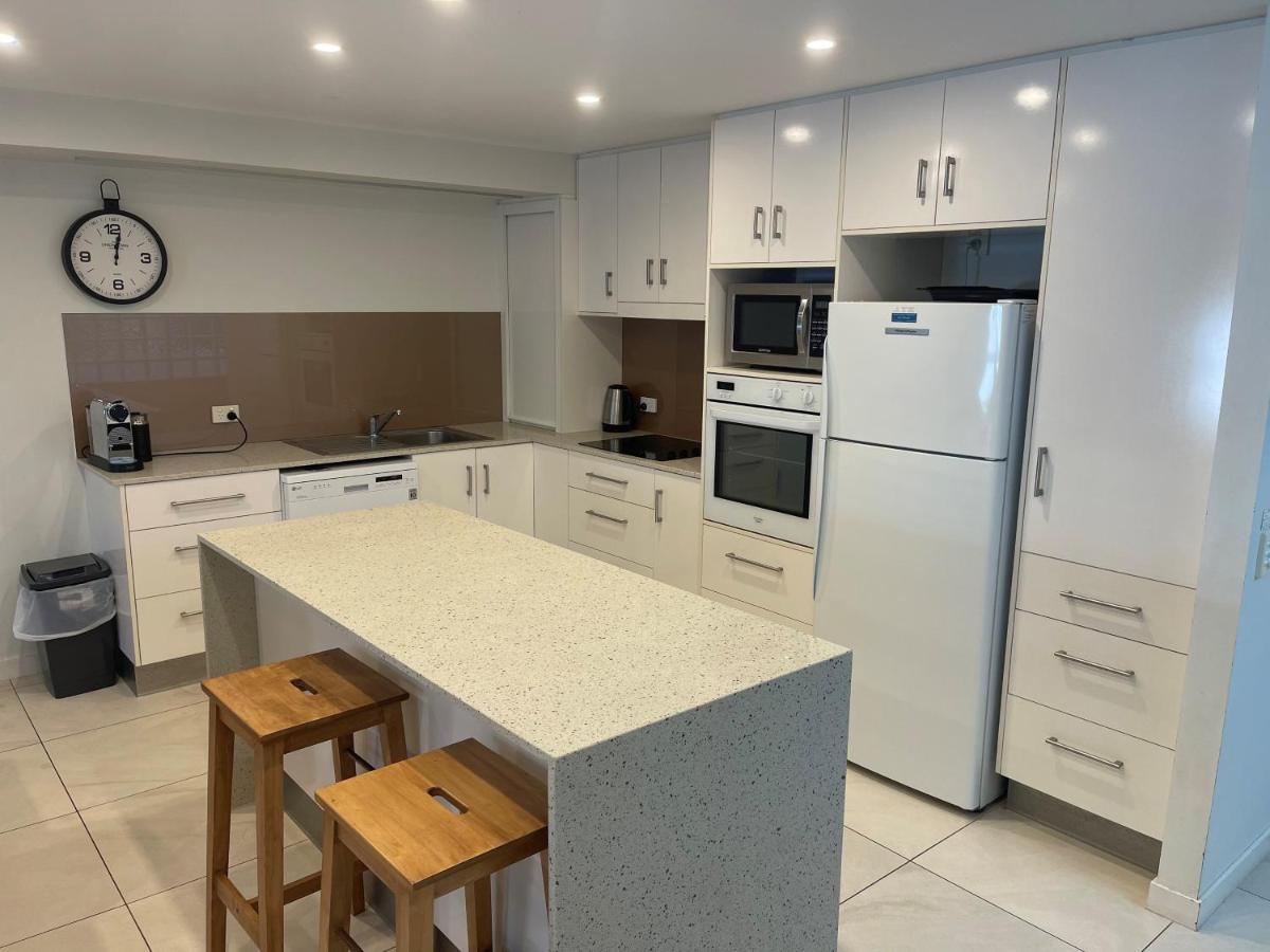 Camargue Beachfront Apartments Maroochydore Exteriör bild