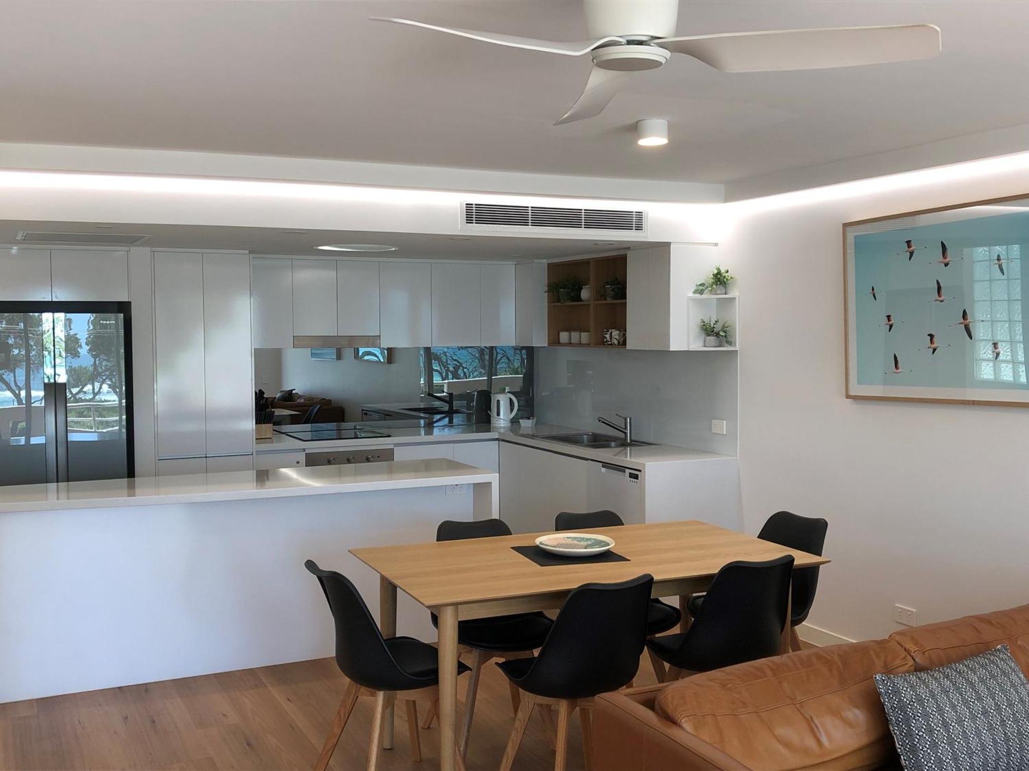 Camargue Beachfront Apartments Maroochydore Exteriör bild