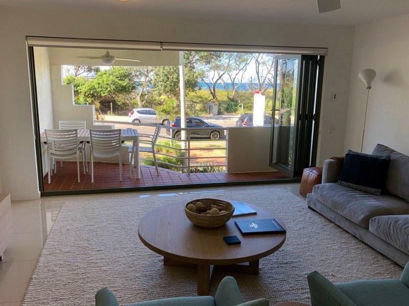 Camargue Beachfront Apartments Maroochydore Exteriör bild