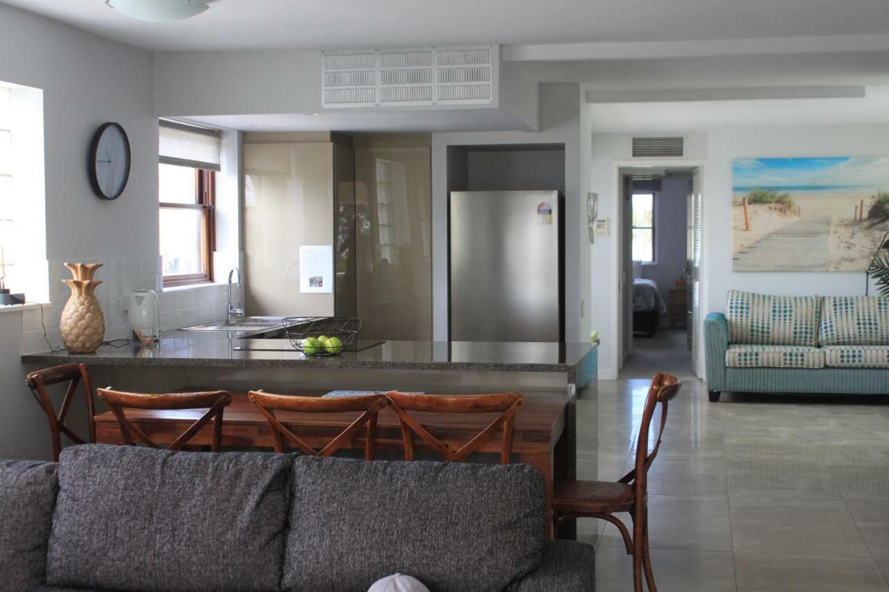 Camargue Beachfront Apartments Maroochydore Exteriör bild